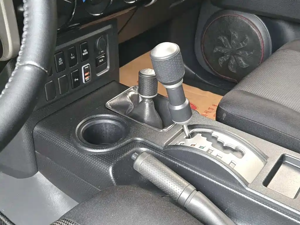 Toyota FJ Cruiser — миниатюра 7