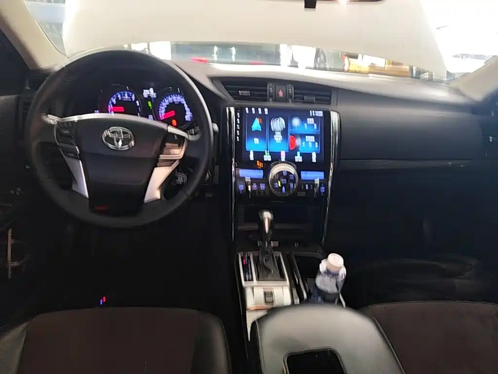 Toyota Reiz — миниатюра 10