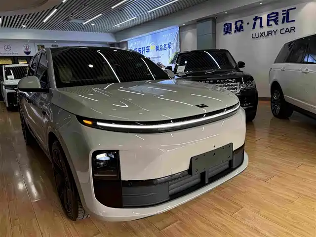 Li Auto L6
