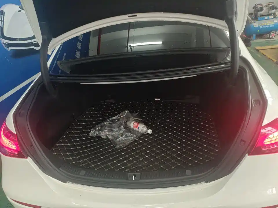 Mercedes-Benz E-Class (Import) — миниатюра 8