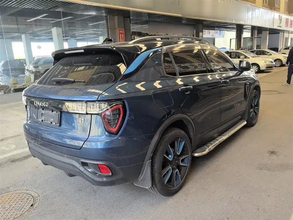 Lynk & Co 01 2017 2.0T Pro