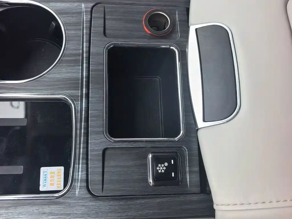 Roewe iMAX8 — миниатюра 13