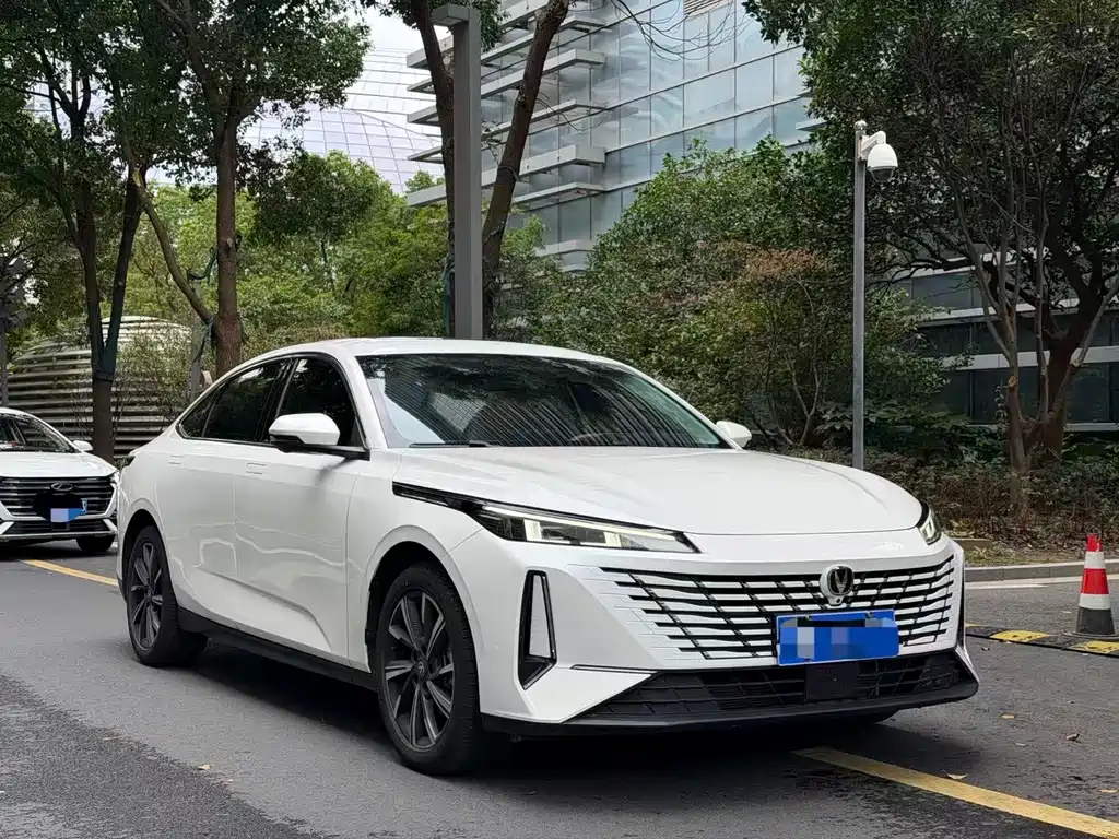 Changan Eado — миниатюра 6