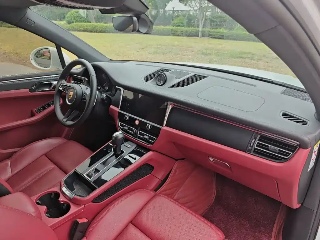 Porsche Macan — миниатюра 9