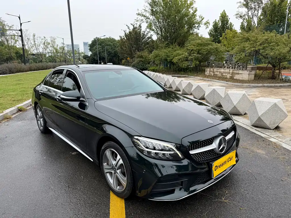 Mercedes-Benz C-Class — миниатюра 3