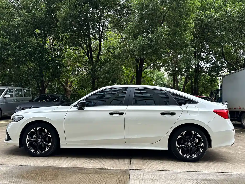 Honda Civic — миниатюра 12