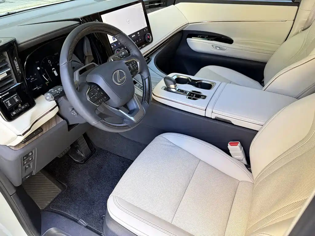 Lexus LM — миниатюра 9