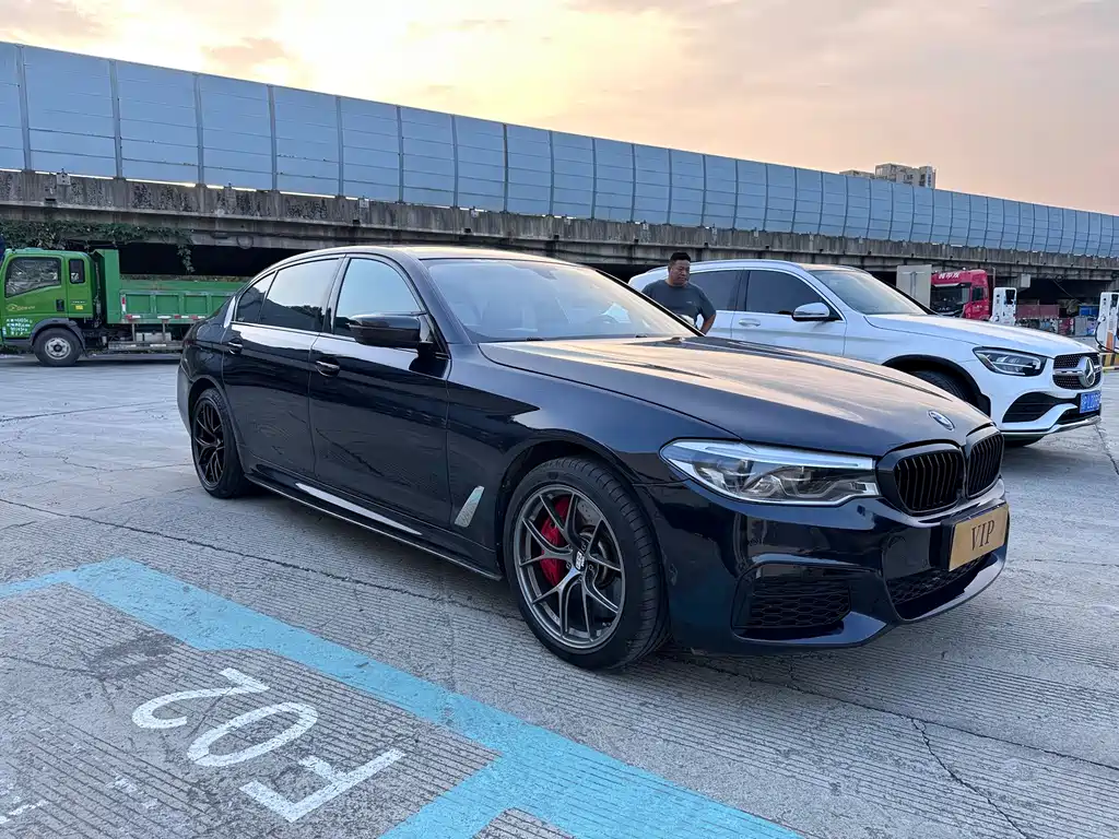 BMW 5 Series — миниатюра 3