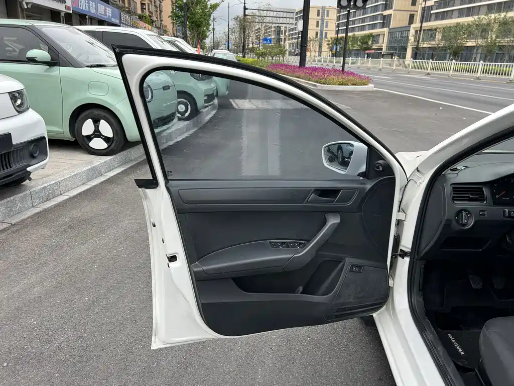 Volkswagen Santana — миниатюра 13
