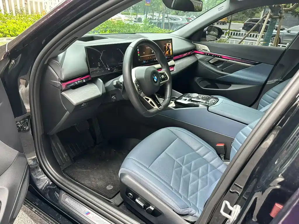 BMW 5 Series — миниатюра 6