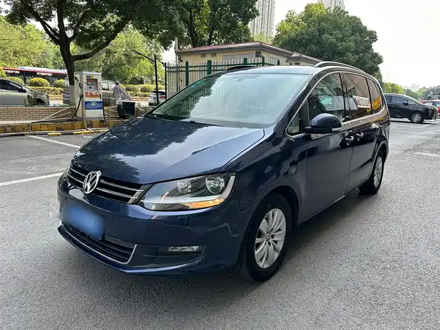 VOLKSWAGEN CHARON 2016