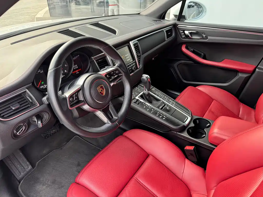 Porsche Macan — миниатюра 9