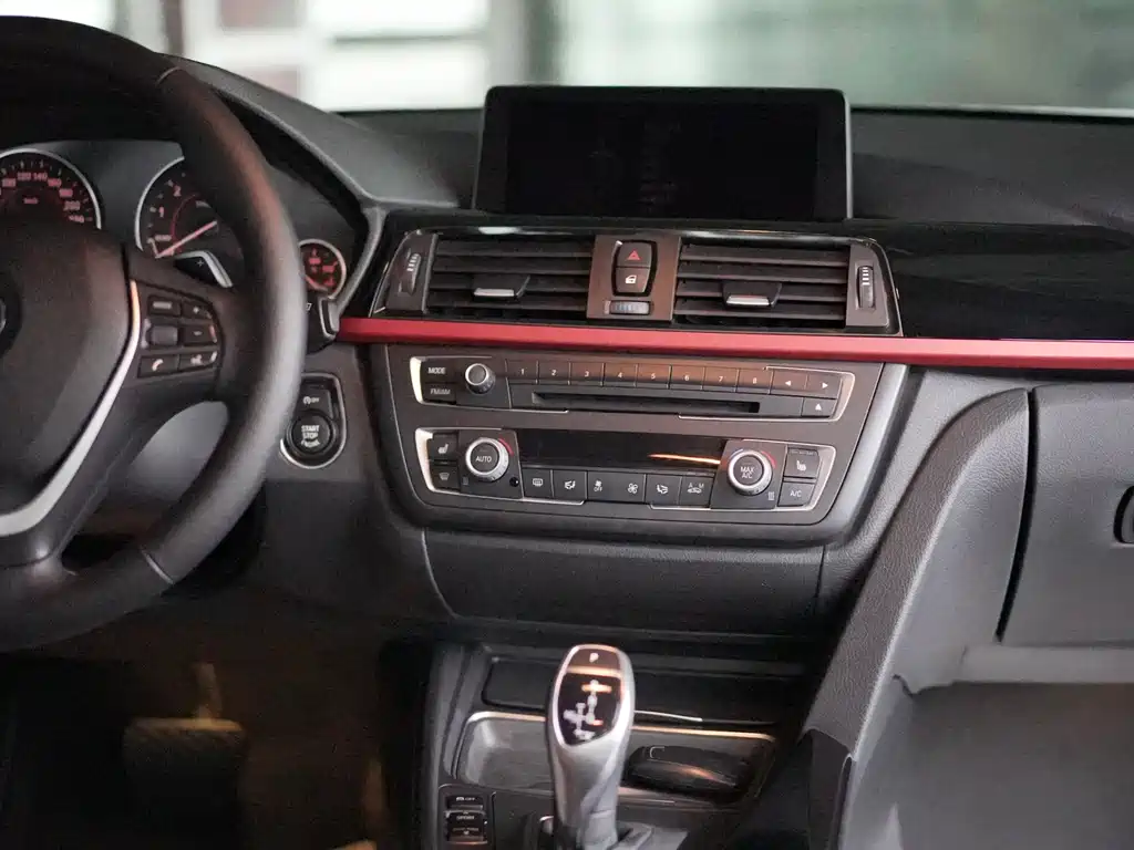 BMW 3 Series — миниатюра 18