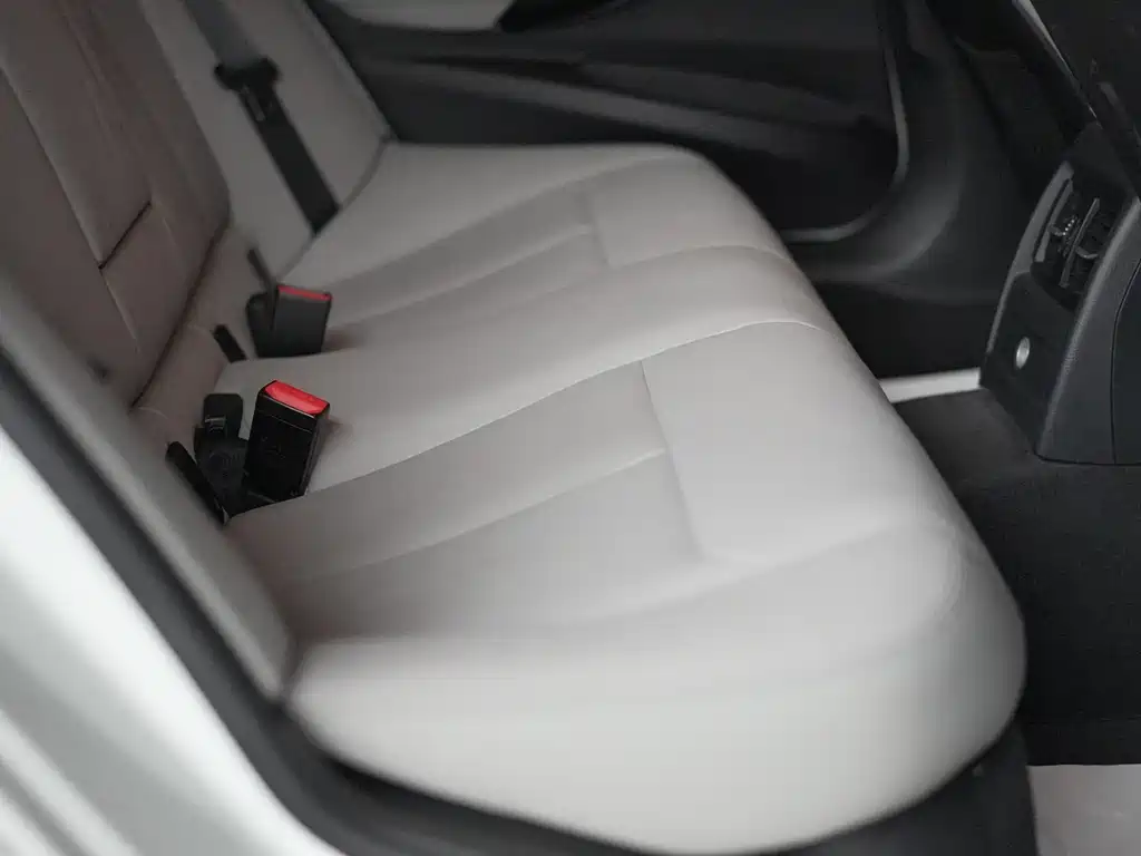 BMW 3 Series — миниатюра 28