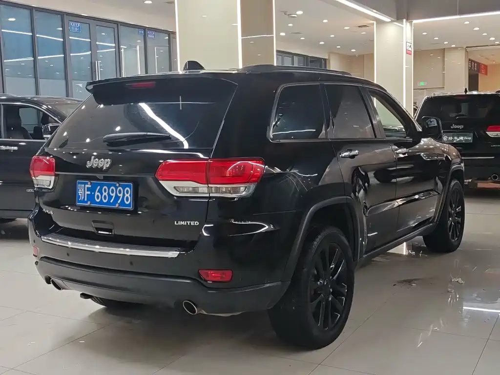Jeep Grand Cherokee (Import) — миниатюра 18