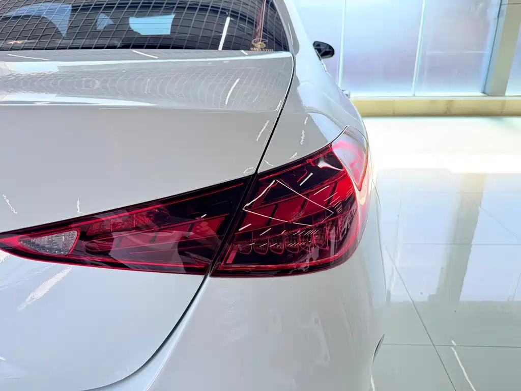 Mercedes-Benz C-Class — миниатюра 10