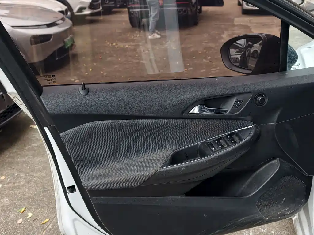 Chevrolet Cruze — миниатюра 11