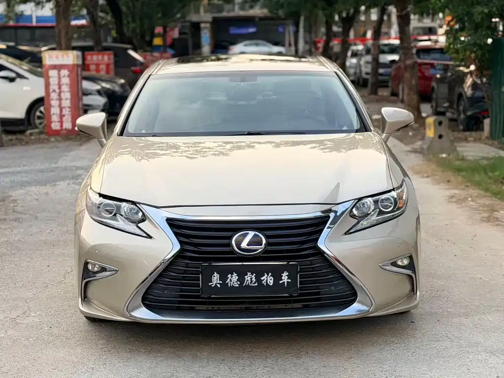 Lexus ES — миниатюра 2