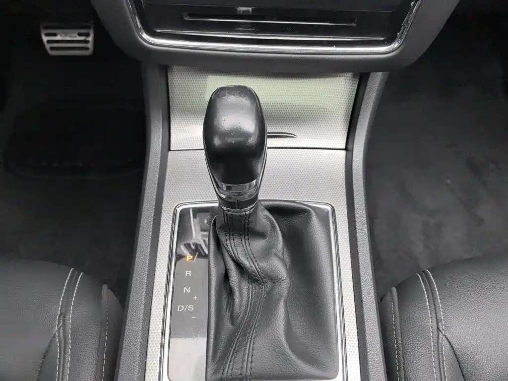 Roewe i6 Classic — миниатюра 13