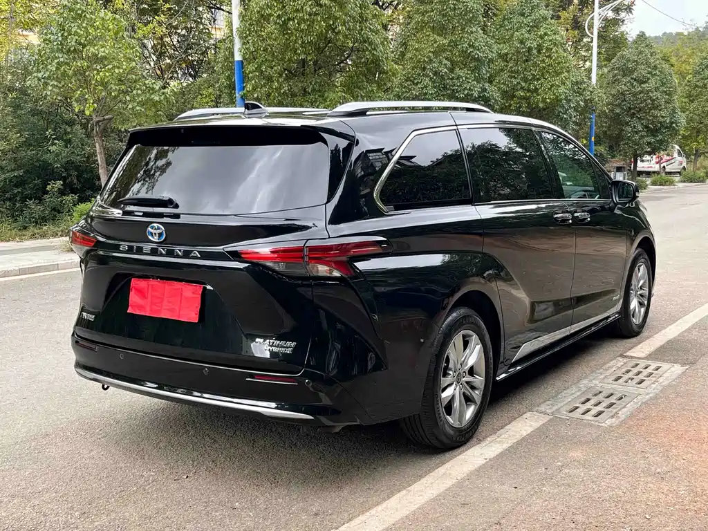 Toyota Sienna — миниатюра 5