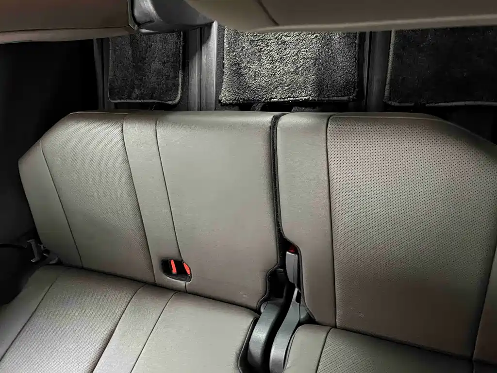 Toyota Sienna — миниатюра 22