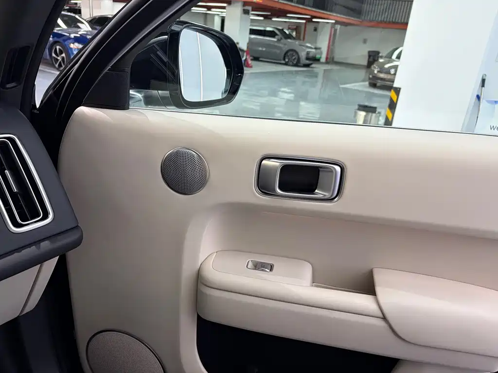 Li Auto Li L8 — миниатюра 11
