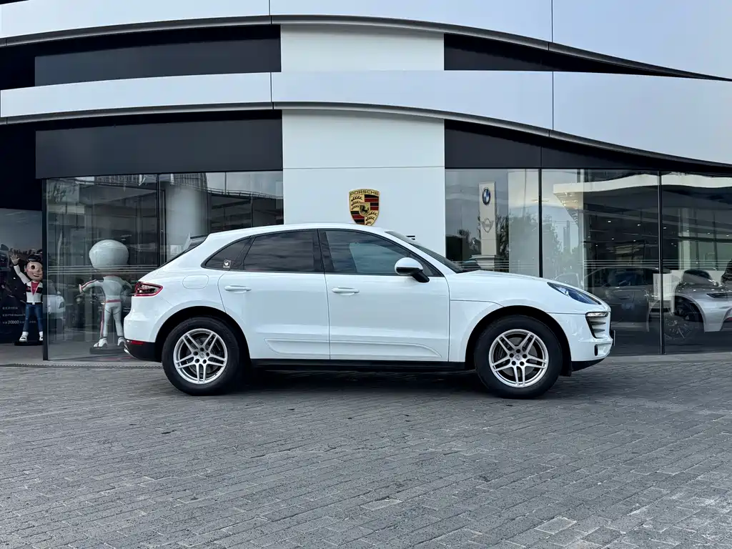 Porsche Macan — миниатюра 5