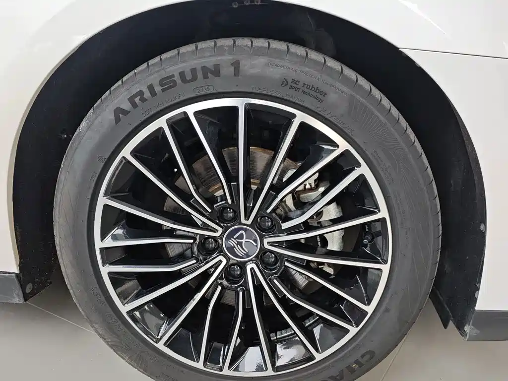 BYD Han — миниатюра 9
