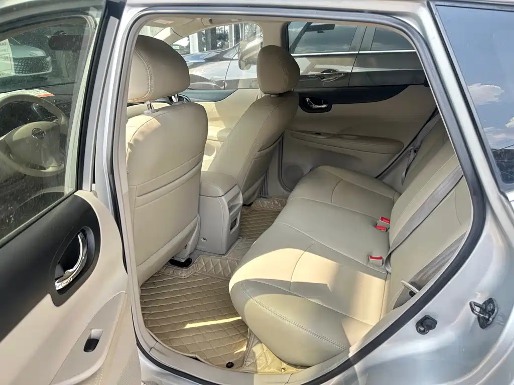 Nissan Tiida — миниатюра 5