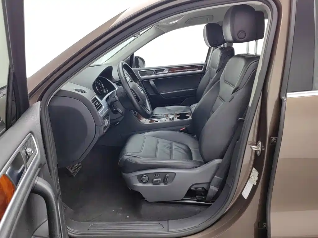 Volkswagen Touareg — миниатюра 10