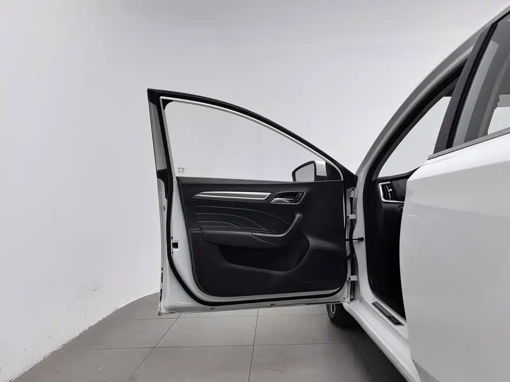 Roewe i6 Classic — миниатюра 8