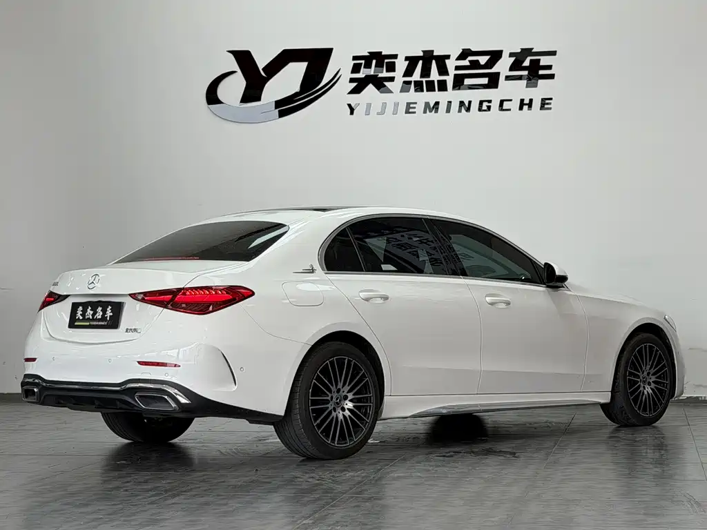 Mercedes-Benz C-Class — миниатюра 8