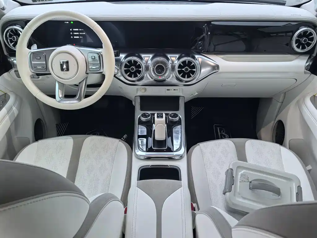 TANK CO CREATION TANK 300