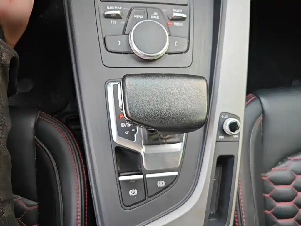 Audi A4L — миниатюра 7