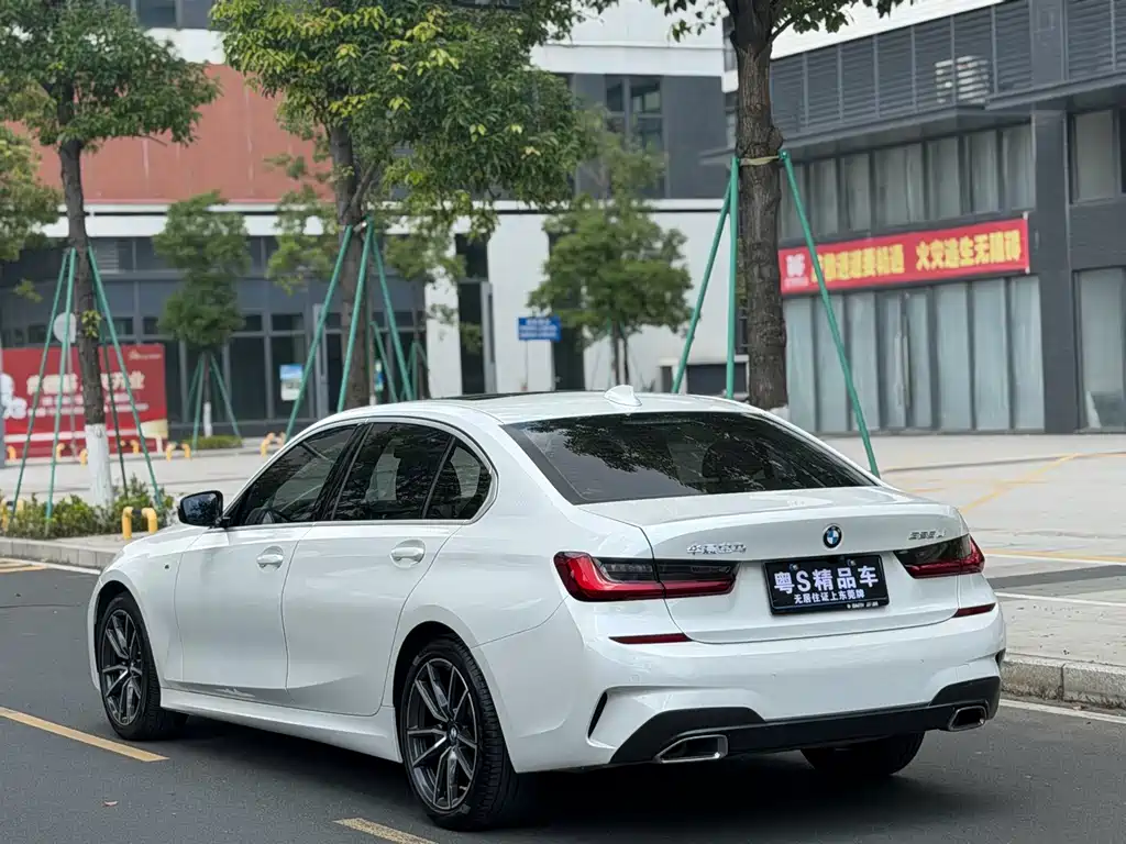 BMW 3 Series — миниатюра 11