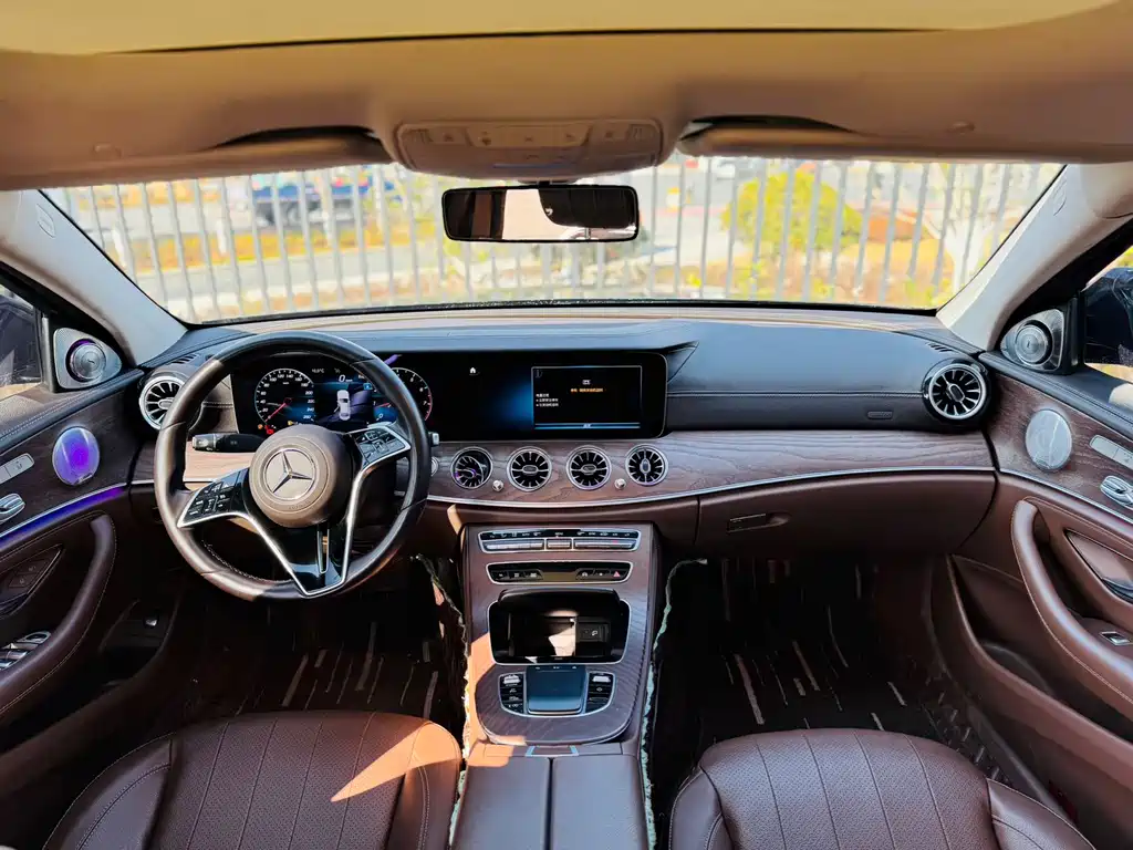 MERCEDES-BENZ E CLASS