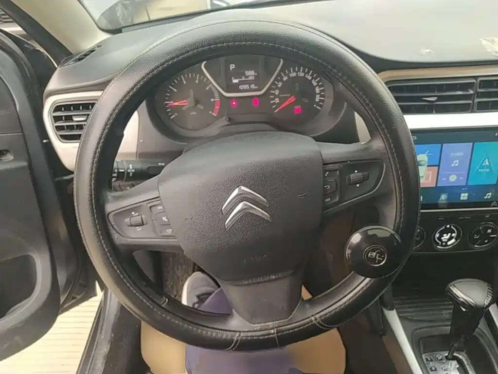 Citroen Elysee — миниатюра 11