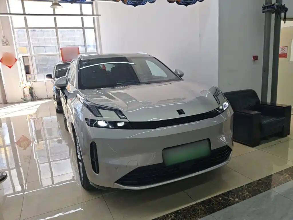 Lynk & Co 08 EM-P — миниатюра 4