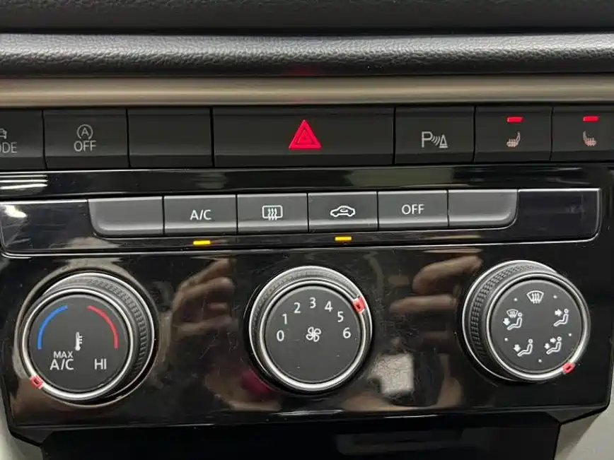 Volkswagen T-Roc — миниатюра 13