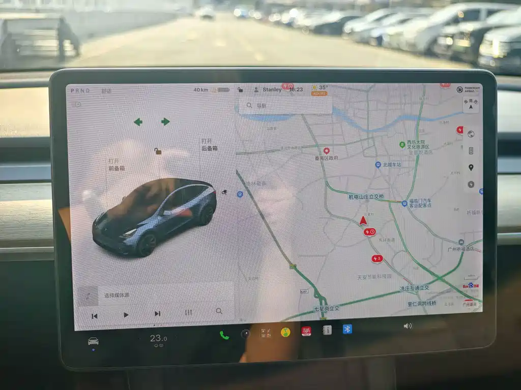 Tesla Model Y — миниатюра 17