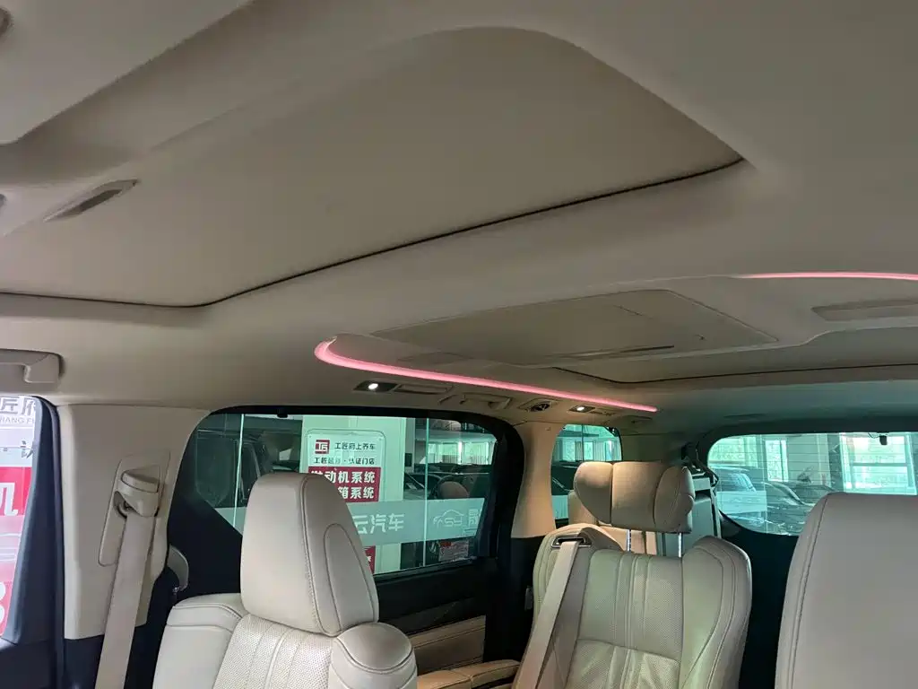Toyota Vellfire — миниатюра 12