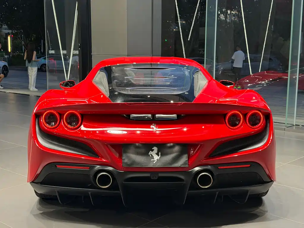 Ferrari F8 Tributo 3.9T V8, фото 4