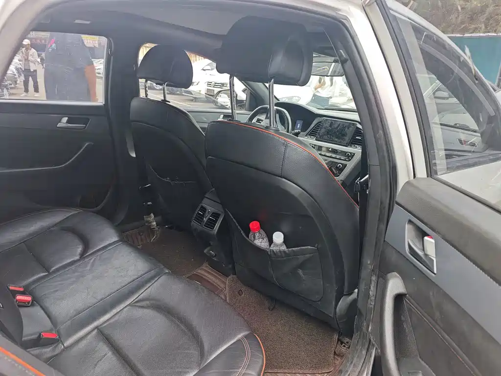Hyundai Sonata — миниатюра 6