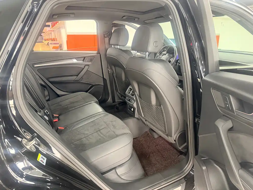 Audi Q5L Sportback — миниатюра 7