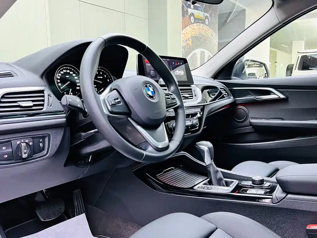 BMW 1 Series - фото 8