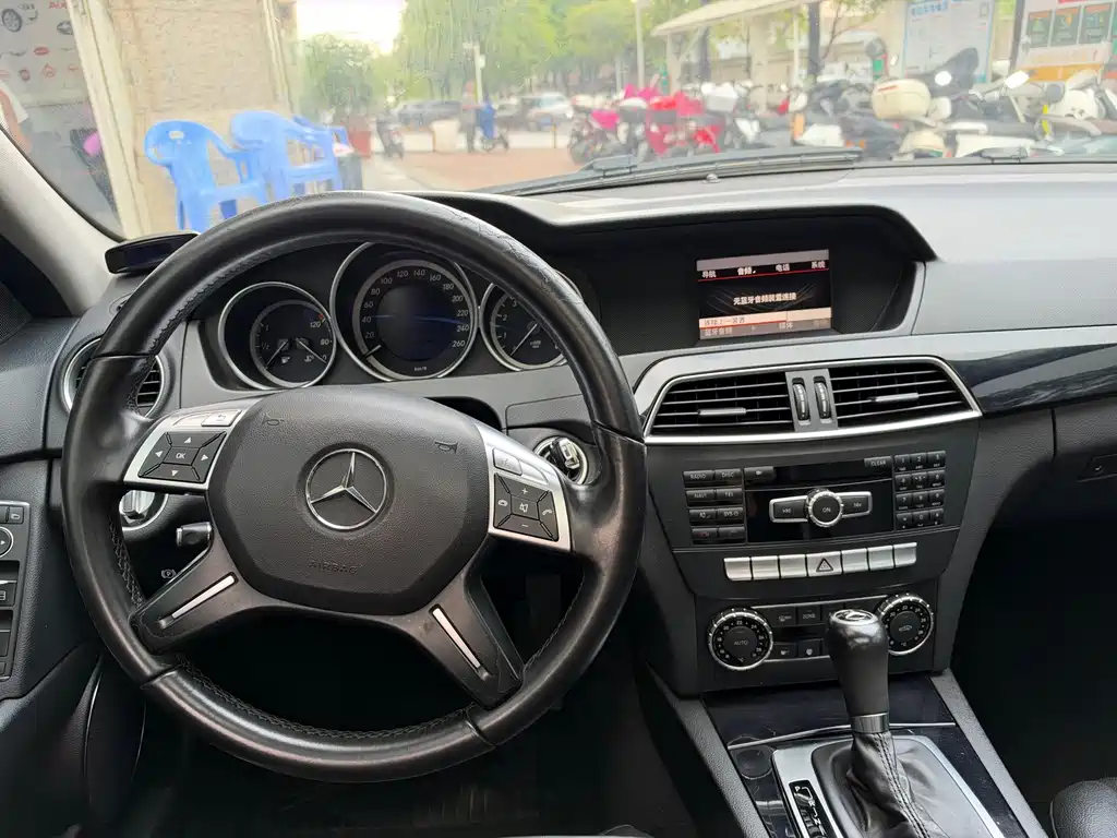 Mercedes-Benz C-Class — миниатюра 7