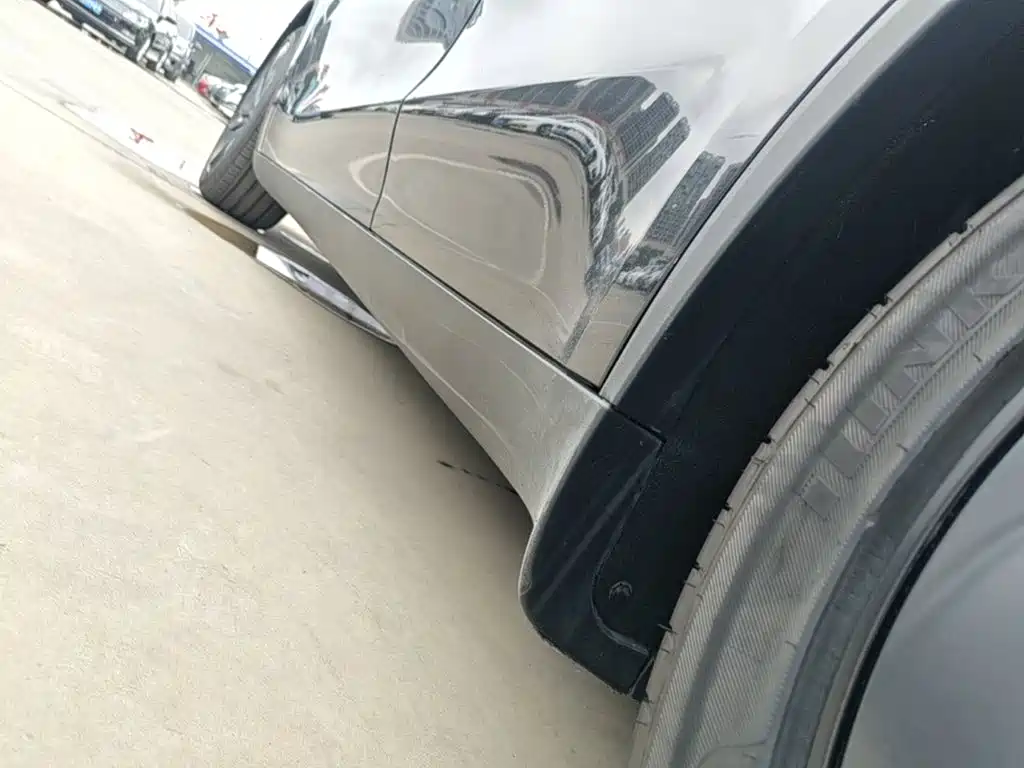 Tesla Model Y — миниатюра 22