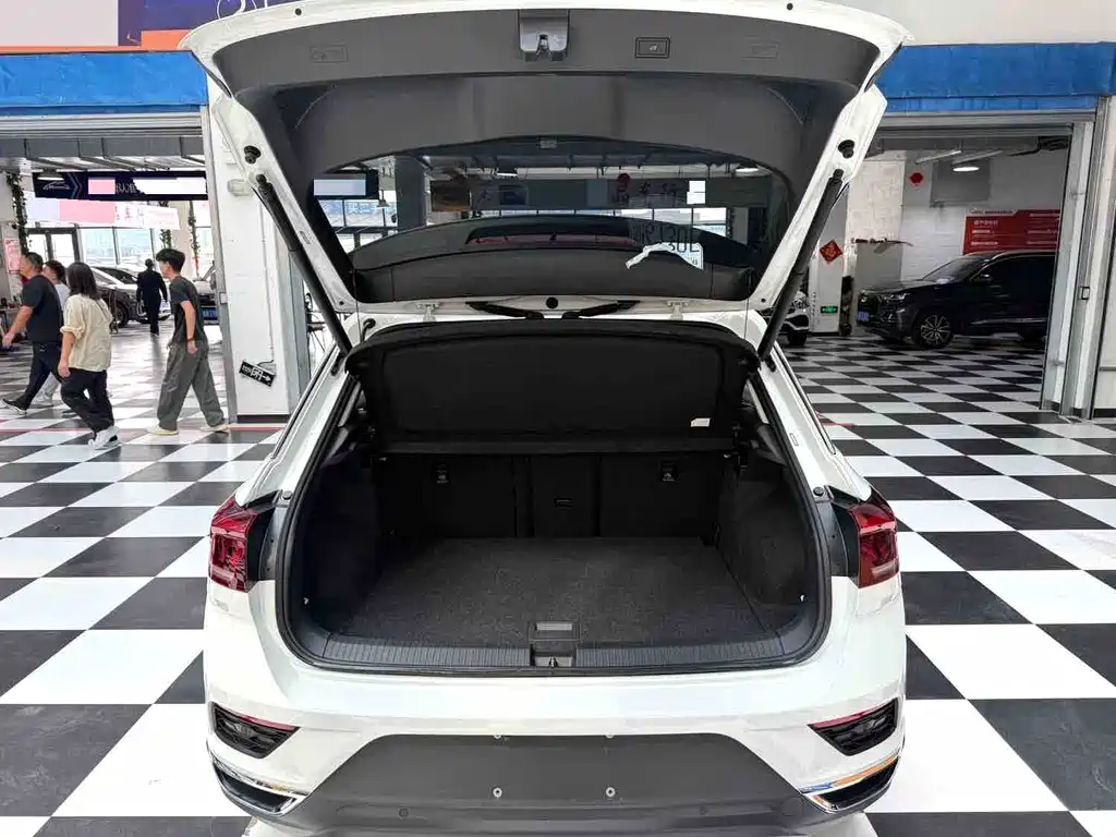 Volkswagen T-Roc — миниатюра 13