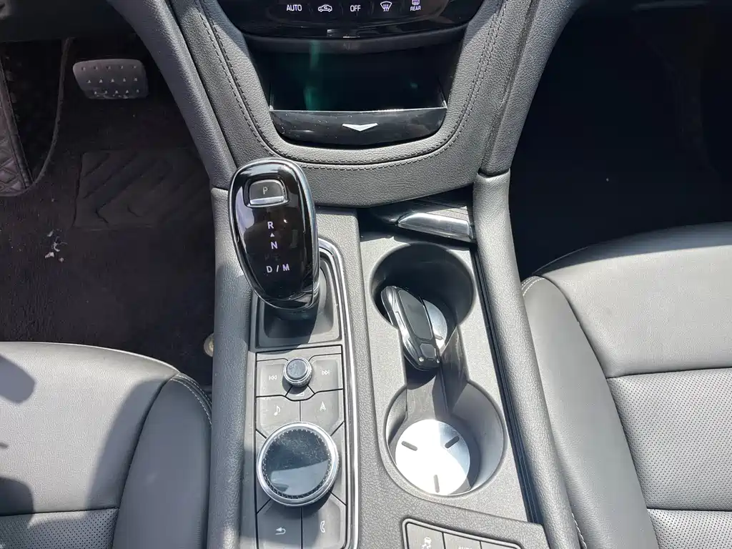 Cadillac XT6 2020 28T мест Luxury