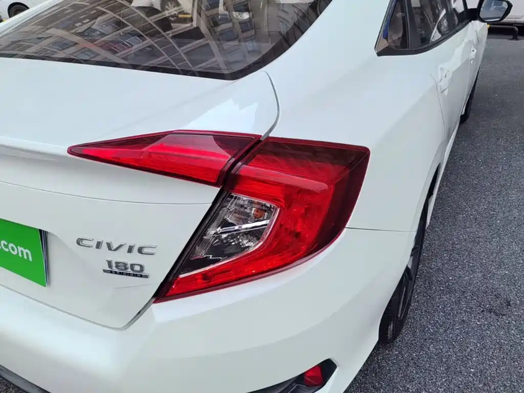Honda Civic — миниатюра 8